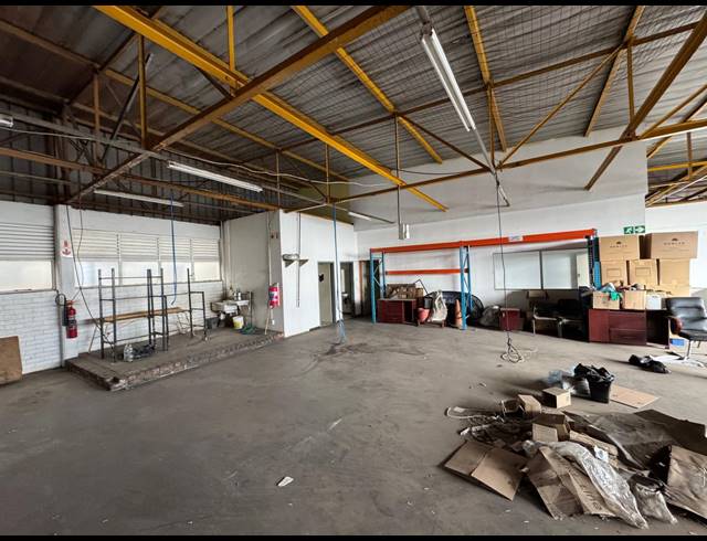 496M² WAREHOUSE TO LET IN WYNBERG